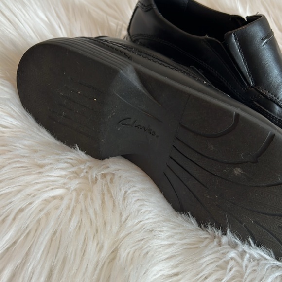 Men Clarks slip on shoes - Picture 3 of 3